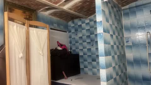   Valentin  independent Cam Boy     online show from 03/24/26, 02:00