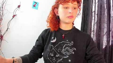 Snapshot of valent_27 chatting on 12/21/24, 06:34 Valentina online show from 12/21/24, 06:34