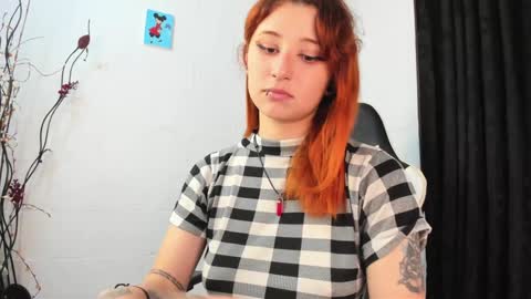 Snapshot of valent_27 chatting on 12/28/24, 05:33 Valentina online show from 12/28/24, 05:33