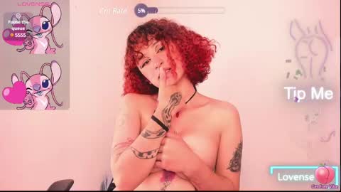 Snapshot of valent_27 chatting on 02/17/25, 01:15 Valentina online show from 02/17/25, 01:15