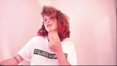 Snapshot of valent_27 chatting on 02/25/25, 05:52 Valentina online show from 02/25/25, 05:52