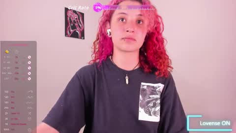 Snapshot of valent_27 chatting on 11/18/25, 03:34 Valentina online show from 11/18/25, 03:34