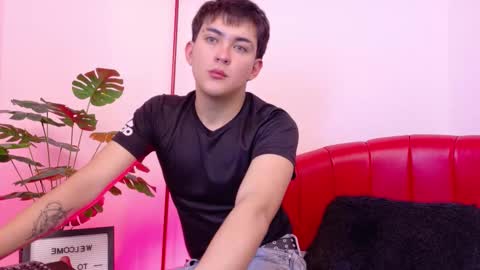 Valentin  online show from 11/16/25, 03:45