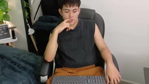 Valentin  online show from 11/20/25, 04:01