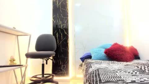 VALENTIN  online show from 03/17/26, 03:22