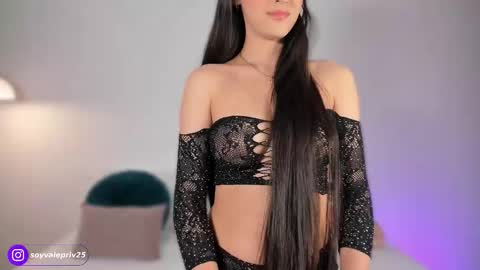 Valentina Torres online show from 12/18/25, 11:11