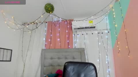 Snapshot of valentina_0_ chatting on 01/20/25, 06:31 Valentina online show from 01/20/25, 06:31