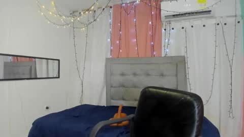 Snapshot of valentina_0_ chatting on 01/24/25, 04:16 Valentina online show from 01/24/25, 04:16