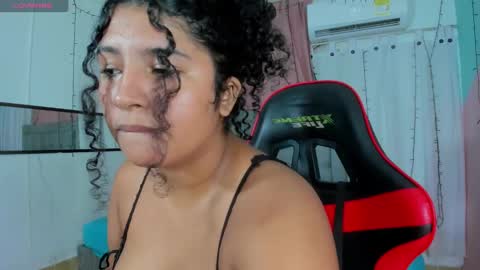 Snapshot of valentina_0_ chatting on 10/18/25, 03:20 Valentina online show from 10/18/25, 03:20