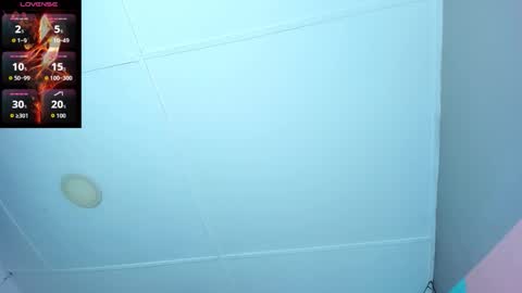 Snapshot of valentina_0_ chatting on 11/01/25, 03:30 Valentina online show from 11/01/25, 03:30