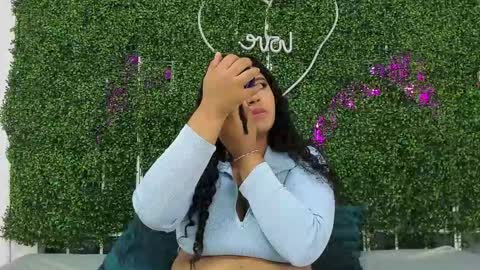 Snapshot of valentina_0_ chatting on 11/24/25, 08:41 Valentina online show from 11/24/25, 08:41