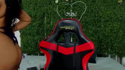 Snapshot of valentina_0_ chatting on 12/04/25, 04:44 Valentina online show from 12/04/25, 04:44