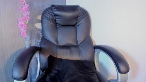 Snapshot of valentina__doll chatting on 07/18/26, 12:04 Valentina Dolls online show from 07/18/26, 12:04
