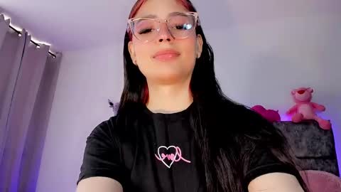 Snapshot of valentina_alba chatting on 01/09/25, 02:40 Valentina online show from 01/09/25, 02:40