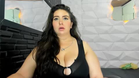 Snapshot of valentina_coba11 chatting on 01/25/25, 12:38 Valentina online show from 01/25/25, 12:38