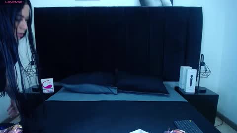 Snapshot of valentina_fox01_ chatting on 02/08/26, 04:27 Valentina online show from 02/08/26, 04:27