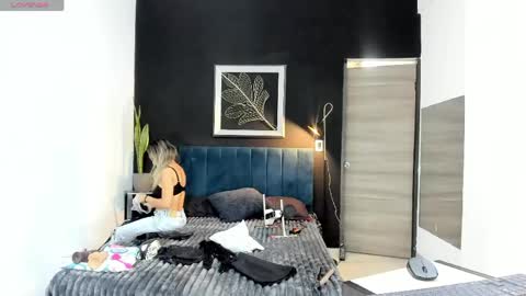 Snapshot of valentina_herrrera chatting on 05/19/26, 02:01 valentina_herrrera online show from 05/19/26, 02:01