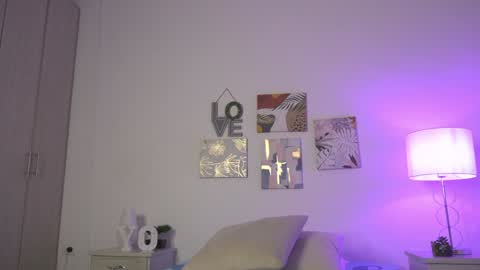 Snapshot of valentina_king18 chatting on 01/10/25, 11:22 VALENTINA online show from 01/10/25, 11:22