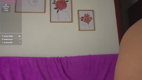 Snapshot of valentina_king18 chatting on 01/18/25, 02:44 VALENTINA online show from 01/18/25, 02:44