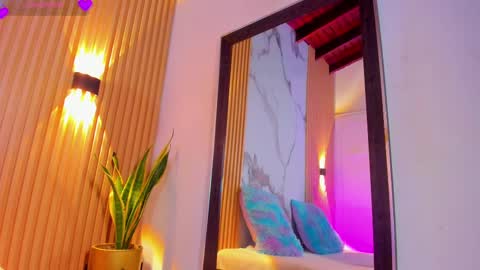 Valentina online show from 09/19/25, 03:19