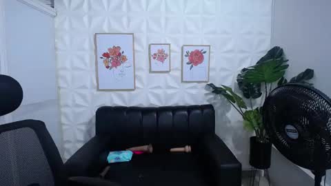 Snapshot of valentina_mature chatting on 03/05/25, 07:38 Valentina online show from 03/05/25, 07:38