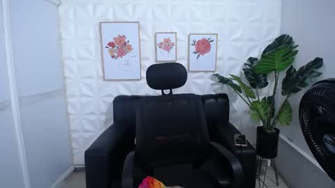 Snapshot of valentina_mature chatting on 03/12/25, 02:09 Valentina online show from 03/12/25, 02:09