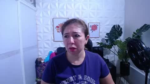 Snapshot of valentina_mature chatting on 09/11/25, 10:10 Valentina online show from 09/11/25, 10:10