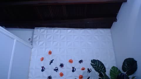 Snapshot of valentina_mature chatting on 10/02/25, 09:44 Valentina online show from 10/02/25, 09:44