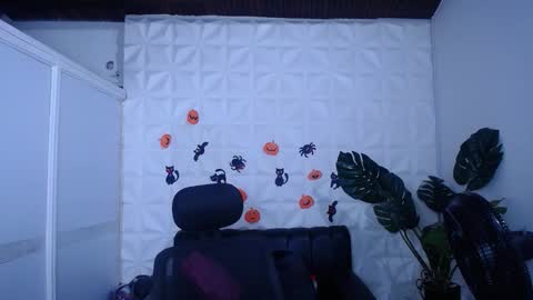 Snapshot of valentina_mature chatting on 10/04/25, 10:30 Valentina online show from 10/04/25, 10:30