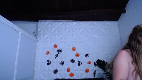 Snapshot of valentina_mature chatting on 10/11/25, 09:41 Valentina online show from 10/11/25, 09:41