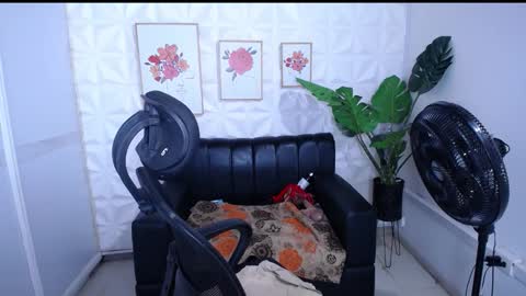 Valentina  online show from 12/20/25, 03:46