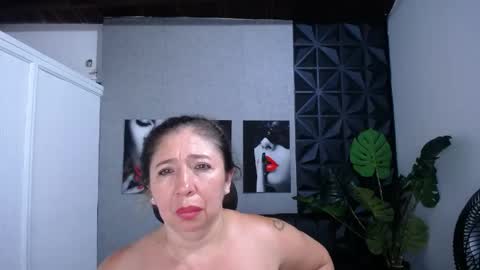 Snapshot of valentina_mature chatting on 05/30/26, 10:40 Valentina online show from 05/30/26, 10:40