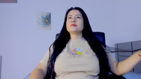 valentina_owens online show from 03/18/26, 12:19