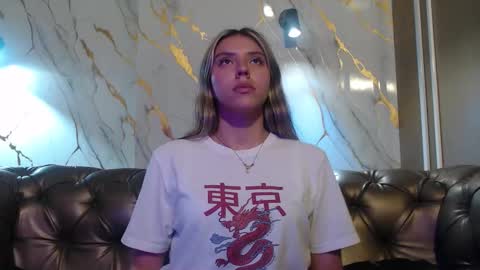 Snapshot of valentina_red18 chatting on 09/08/25, 06:40 Valentina online show from 09/08/25, 06:40