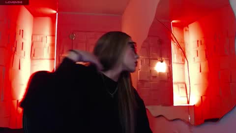 Valentina online show from 11/12/25, 01:00