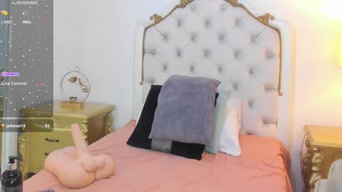 Snapshot of valentina_ross_ chatting on 02/03/25, 03:06 Valentina online show from 02/03/25, 03:06