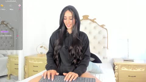 Snapshot of valentina_ross_ chatting on 02/07/25, 03:19 Valentina online show from 02/07/25, 03:19