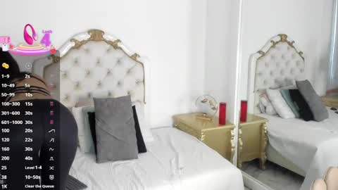Snapshot of valentina_ross_ chatting on 03/07/25, 12:12 Valentina online show from 03/07/25, 12:12