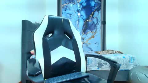 Snapshot of valentina_y_sneiderr chatting on 02/23/26, 07:11 valentina_y_sneiderr online show from 02/23/26, 07:11