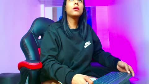 valentina_y_sneiderr online show from 04/17/26, 10:35