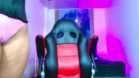 valentina_y_sneiderr online show from 04/29/26, 12:27