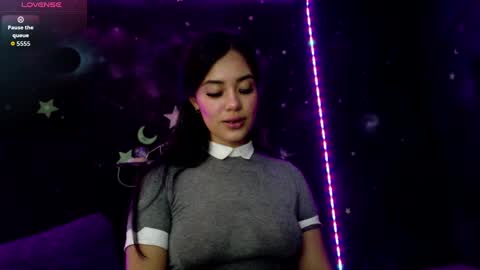 valentinarojass_ online show from 04/15/26, 08:09