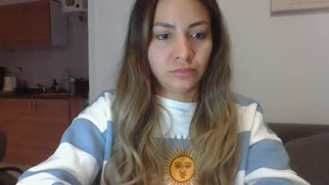 Snapshot of valentinaseleni24 chatting on 07/04/26, 10:49 valentinaseleni24 online show from 07/04/26, 10:49