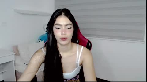 Snapshot of valentinasweet_ chatting on 05/11/26, 01:11 Valentina online show from 05/11/26, 01:11