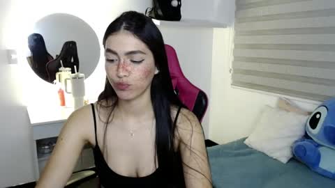 Snapshot of valentinasweet_ chatting on 06/05/26, 02:40 Valentina online show from 06/05/26, 02:40