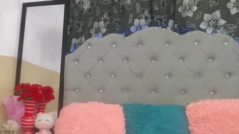 valentina vega online show from 01/12/26, 04:18