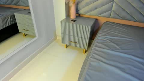 Mia  online show from 02/14/26, 07:10