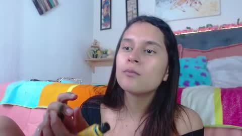 V A L E N T I N I online show from 10/25/25, 07:41