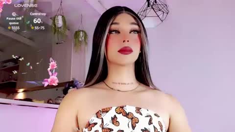 Snapshot of valentinne_marian chatting on 02/04/25, 10:10 Marian online show from 02/04/25, 10:10