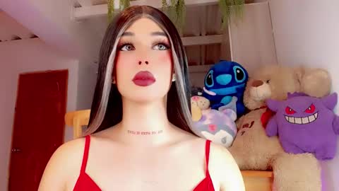 Snapshot of valentinne_marian chatting on 02/17/25, 10:51 Marian online show from 02/17/25, 10:51